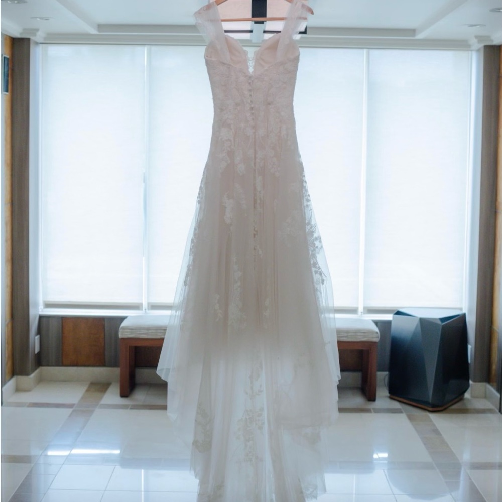 Allure Bridal Wedding GOWN and VEIL